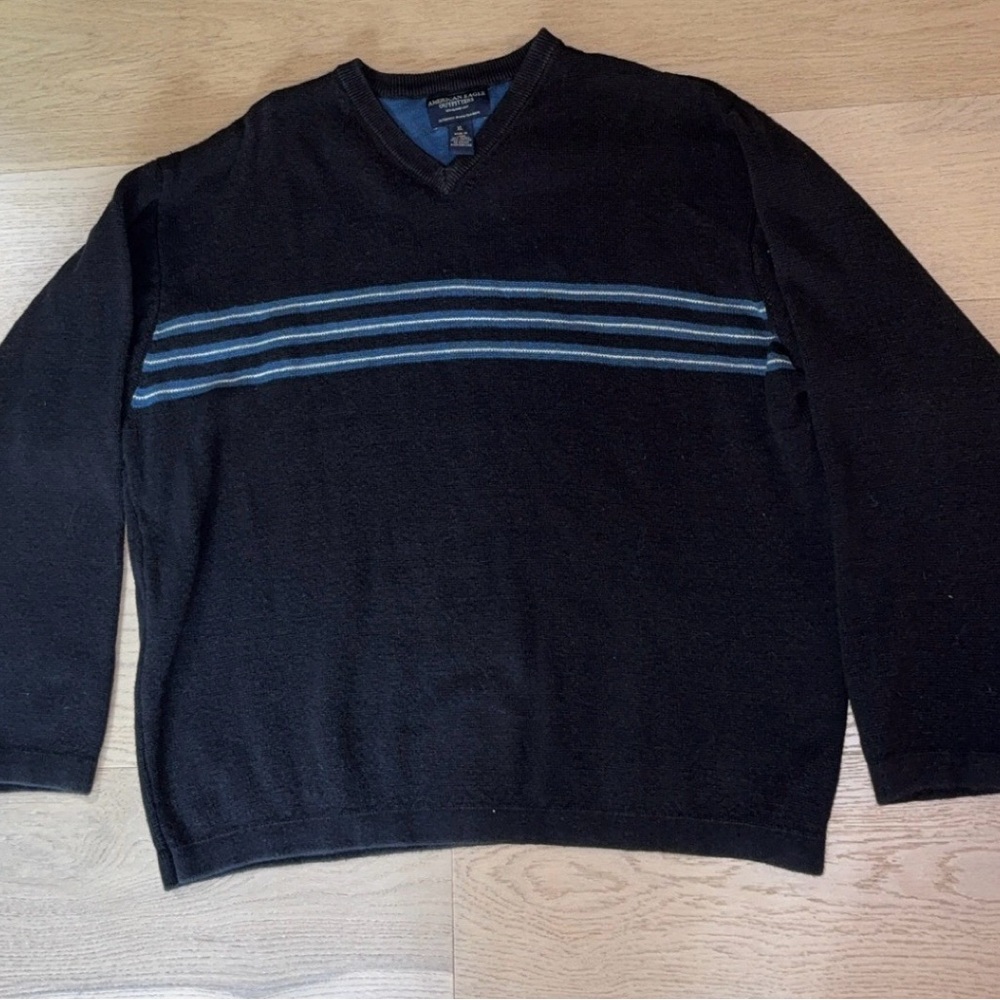 American Eagle Outfitters V-Neck Black and Blue Sweater